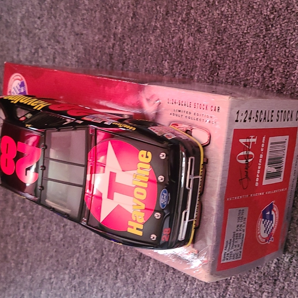 1:24 scale stock car limited addition collectible 2004 nascar